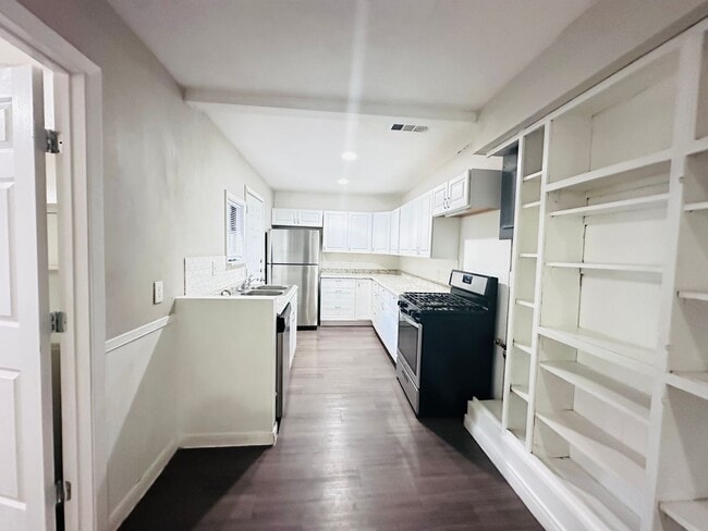 Photo - 10806 Lazy Oaks Dr