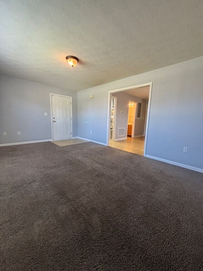 109 Kenilworth Ct Unit 109 Kenilworth Ct. #D