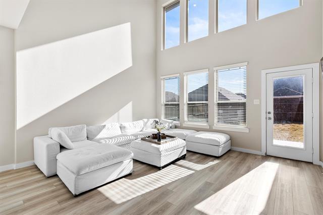 Photo - 615 Cottage Wood Dr