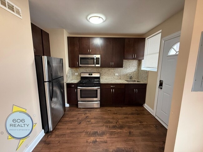 Photo - 2805 N Kilbourn Ave Unit 3S