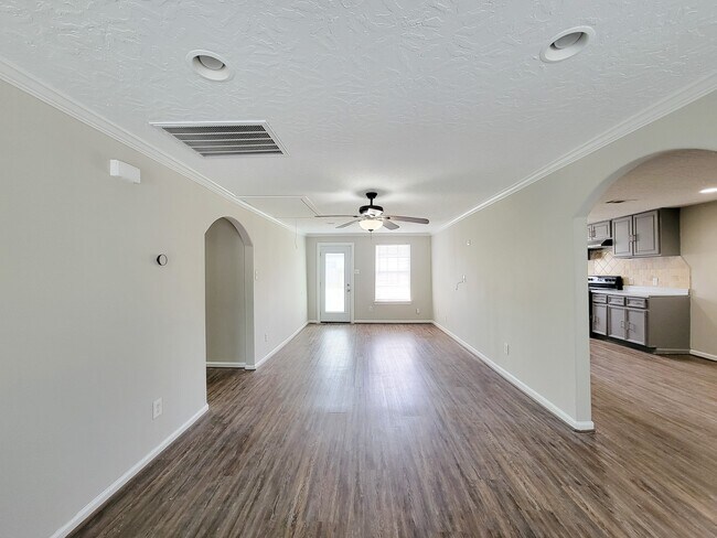 Photo - 3416 Europa St