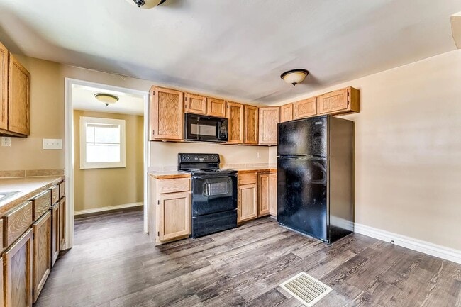 Photo - 628 N Broadview Ave