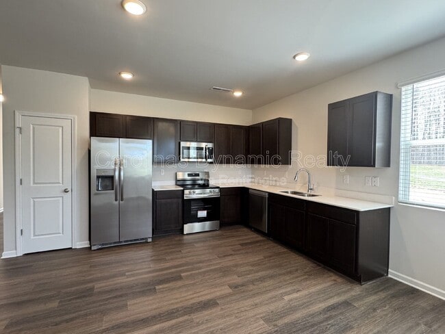106 Titanium Dr