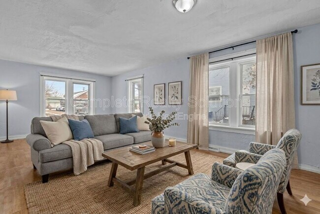 Photo - 10139 Royal Dr