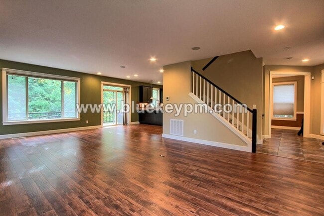 Photo - 964 W S Cir