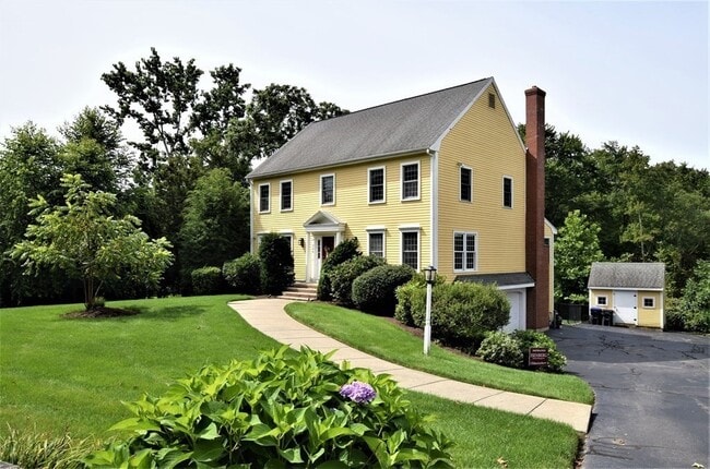 Building Photo - 398 Davis St