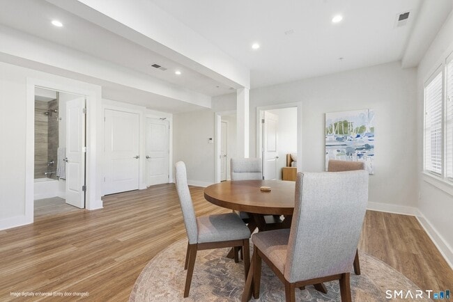 Photo - 82 Wall St Unit 200