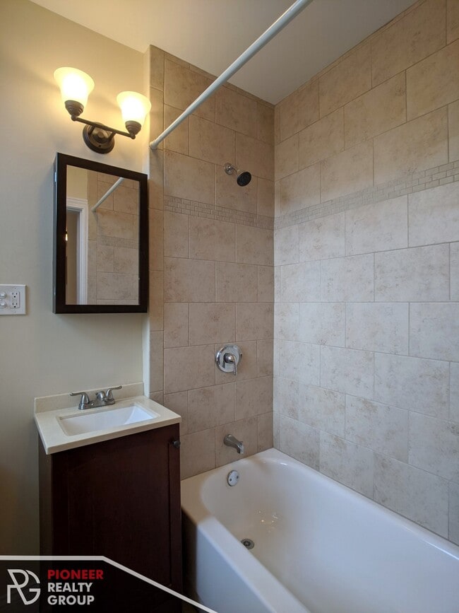 Photo - 818 W Diversey Pky Unit P