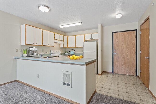 Photo - Gateway Plaza Apartments