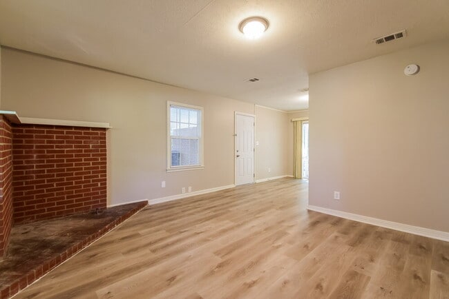 Photo - 6970 Richard Ln