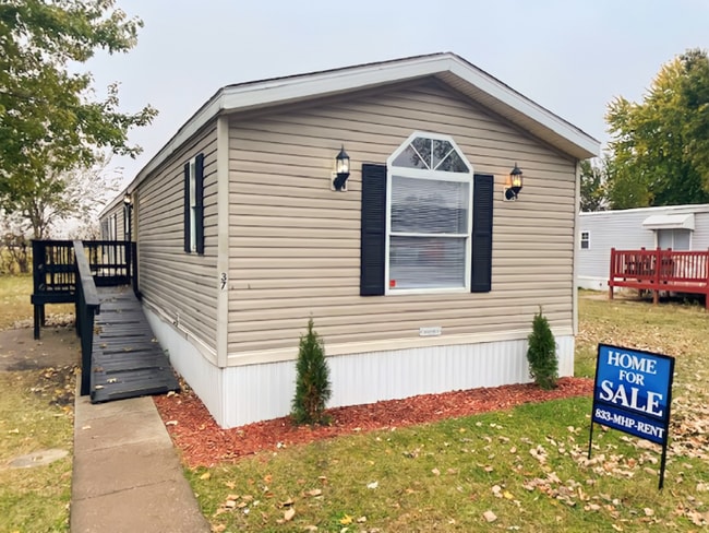 Building Photo - 37 Village Ct