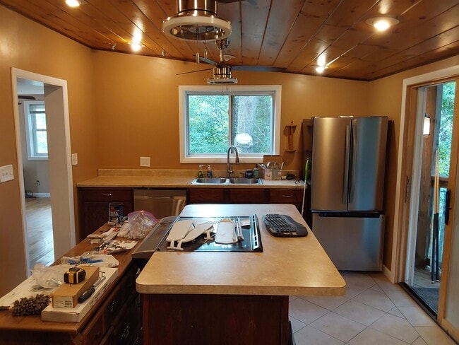 Photo - 151 Buck St
