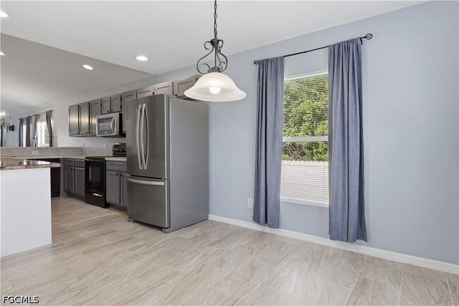 Photo - 3005 41st St W