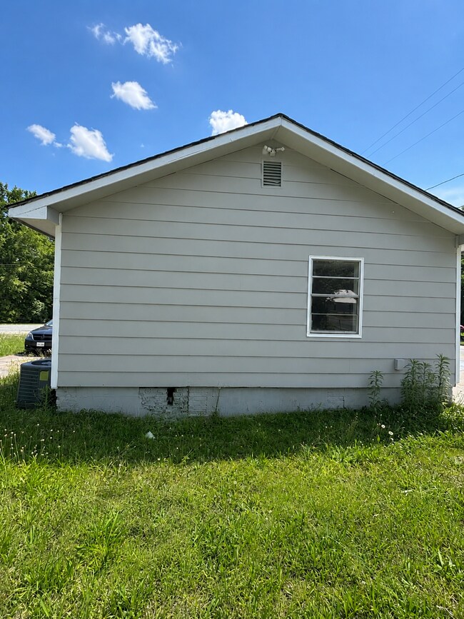 Photo - 401 Carver Dr