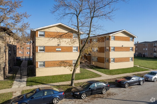 Photo - 14021-25 S Tracy Ave Riverdale, IL 60827