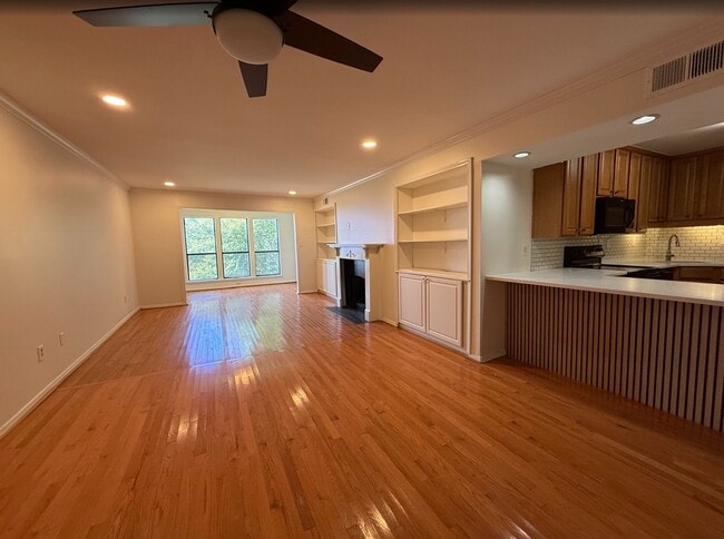 Building Photo - 1913 16th Ave S Unit D Rental