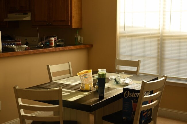 Photo - 403 W Colquitt St Unit 2