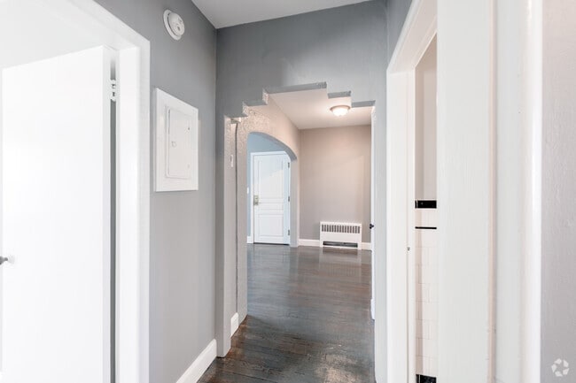 2 BR, 1 BA - Westwood Manor
