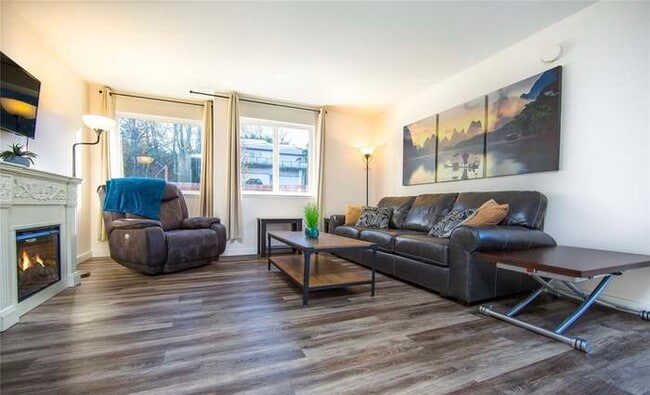 Photo - 2123 Xenia Ln
