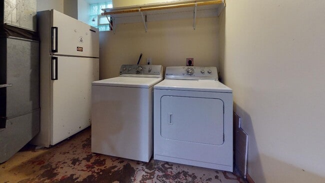 Photo - Affordable six bedroom house close to U of...