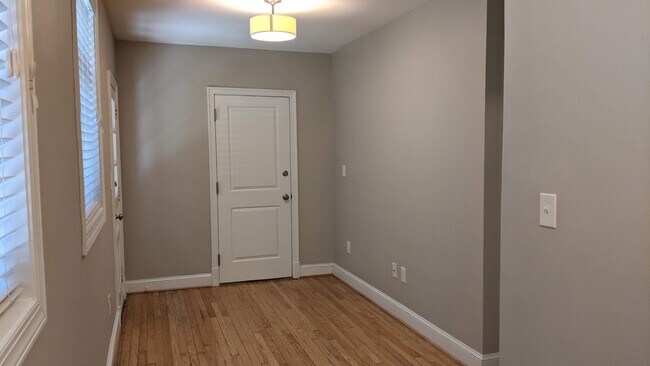 Photo - 4016 Calvert St NW Unit 1