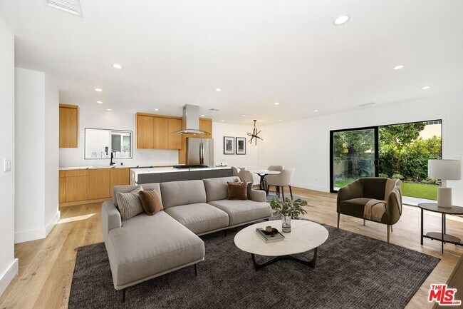 Building Photo - 5627 Agnes Ave