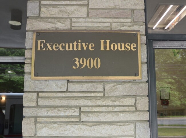 Photo - 3900 Park Ave