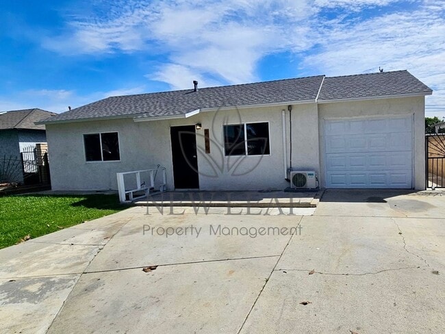 Building Photo - COZY 2BEDROOM IN THE HEART OF SANTA ANA