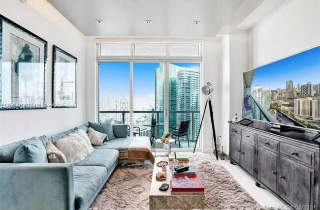 Building Photo - 500 Brickell Ave Unit 4105