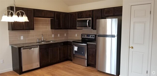 Building Photo - 1311 W Pointe Pl Rental