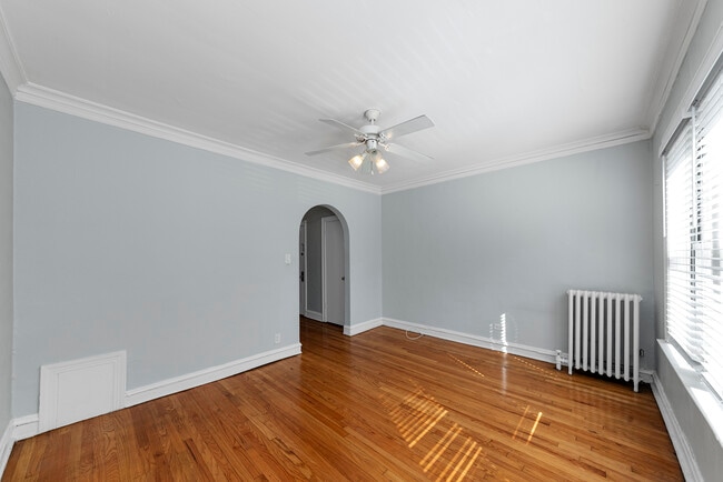 Photo - 2344 W School St Unidad 2342-1