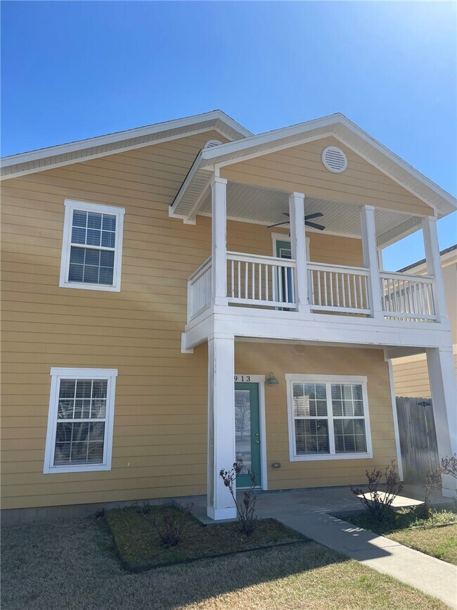 Building Photo - 3913 SW Peachwood Dr