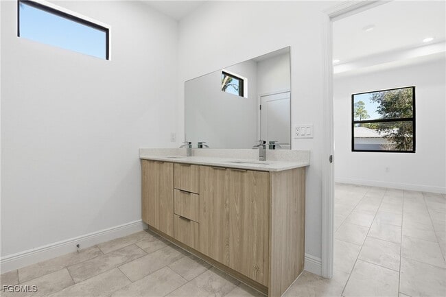 Photo - 1087 Rugby Cir