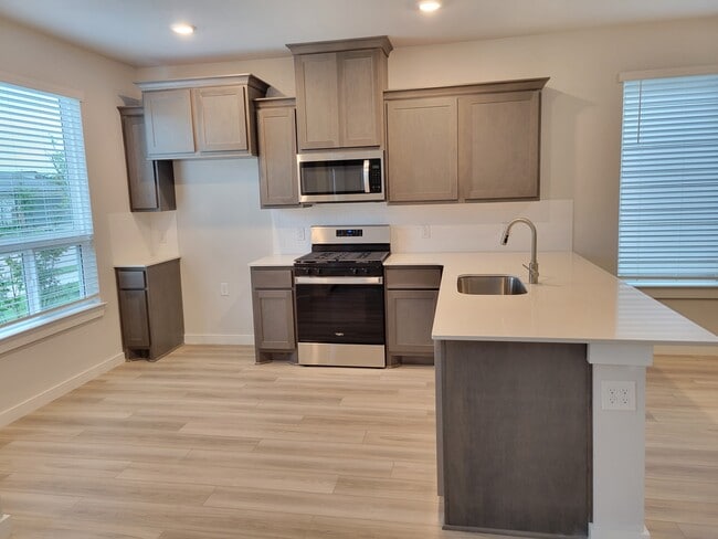 Photo - 1121 Amistad Lp