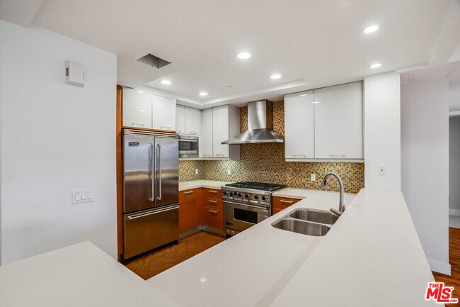 Photo - 1517 S Bentley Ave Unidad 204