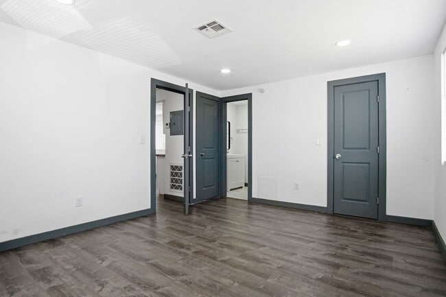 Photo - Beautiful 1 bedroom 1 bath apartment near SW 59! Unit 08