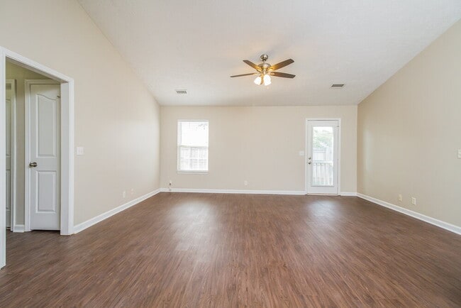 Photo - 1147 Melvin Dr