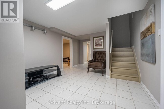 Photo - 49 Cherhill Dr