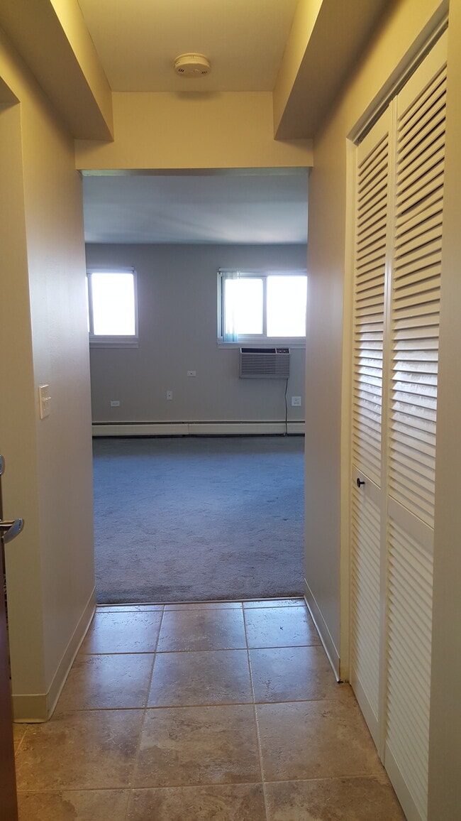 Photo - 1919 S Wolf Rd Unit 412