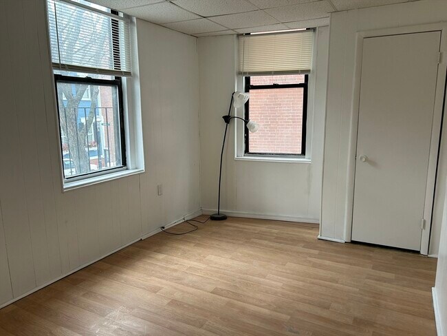 Photo - 14 Monument Sq Unit 1-3