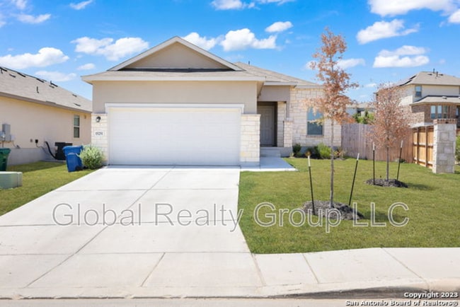 Photo - 15251 Comanche Gard