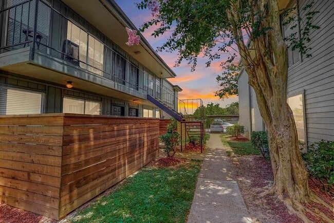 Photo - 707 El Dorado Blvd Unidad d2