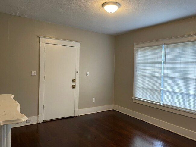 Photo - 2695/2697 Milton Unit 2697 Milton Ave