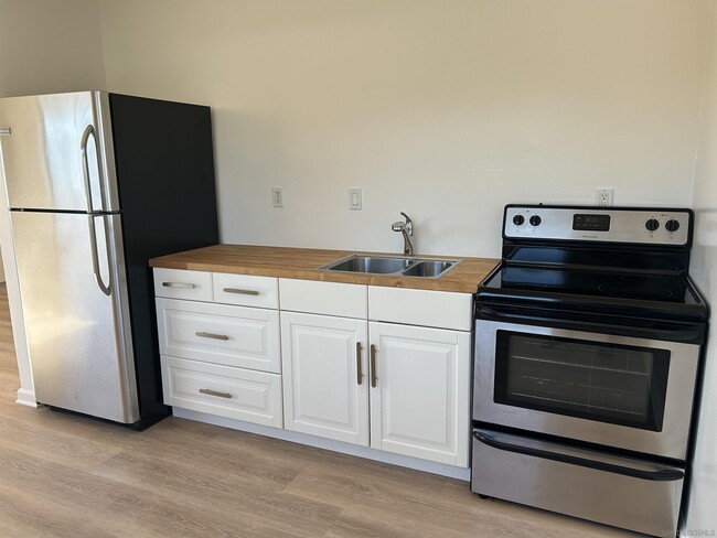 Photo - 1038 S Coast Hwy 101 Apartment Unit D