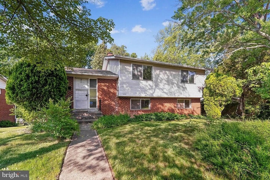 7608 Wellesley Dr