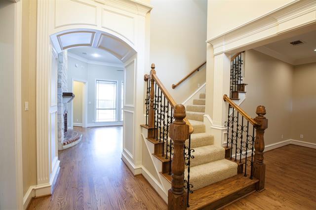 Photo - 8100 Rosemont Dr