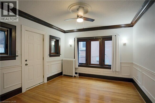 Photo - 5 Betzner Ave N