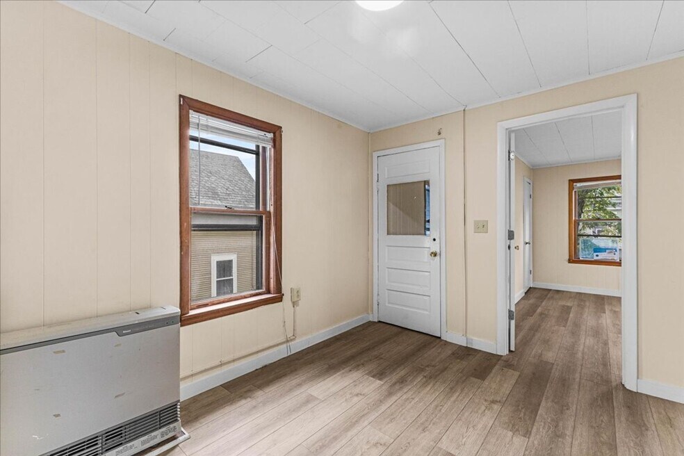 50-52-52 Howard St Unit 50 Howard St - Private Room for Rent