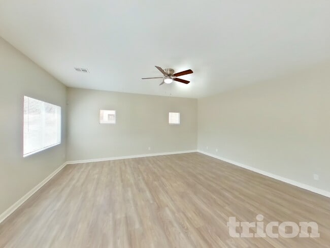 Photo - 717 Horse Stable Ave