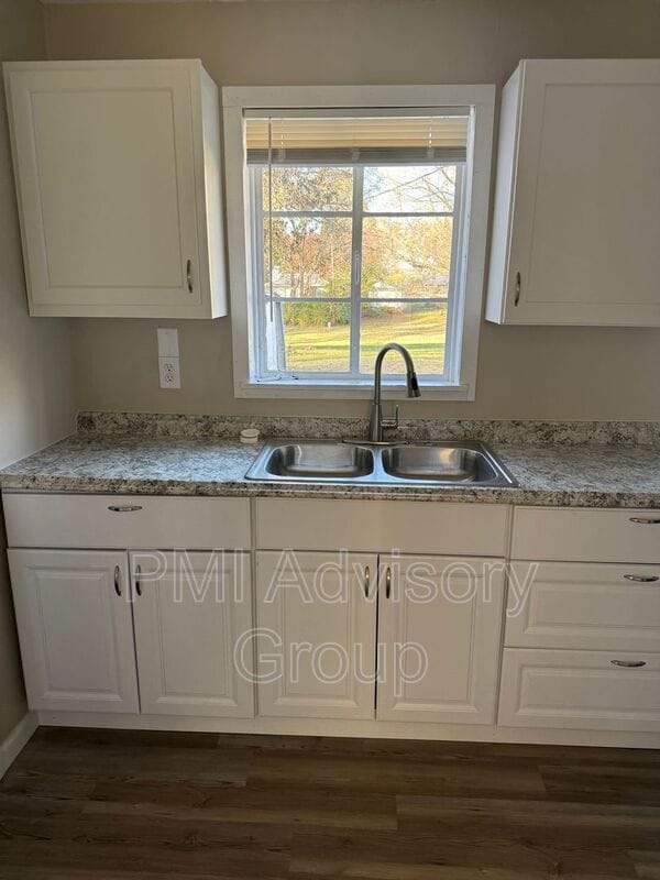 Photo - 216 SW Heights Rd